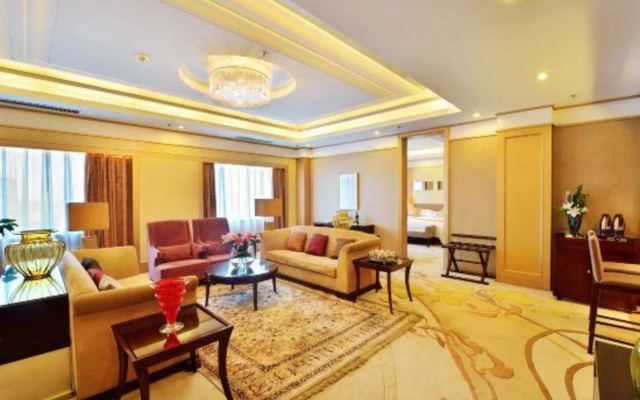 Luxemon Xinjiang Yindu Hotel