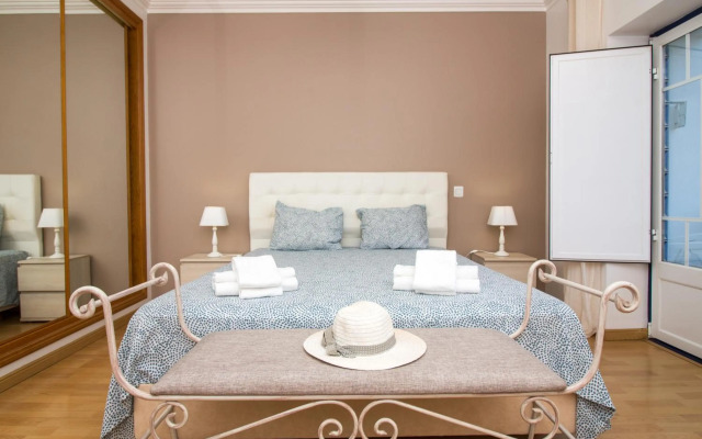 Oura Sunrise II Apartment by Stay-ici, Algarve Holiday Rental