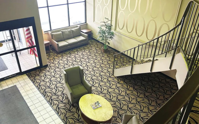 Blue Way Inn & Suites La Crosse