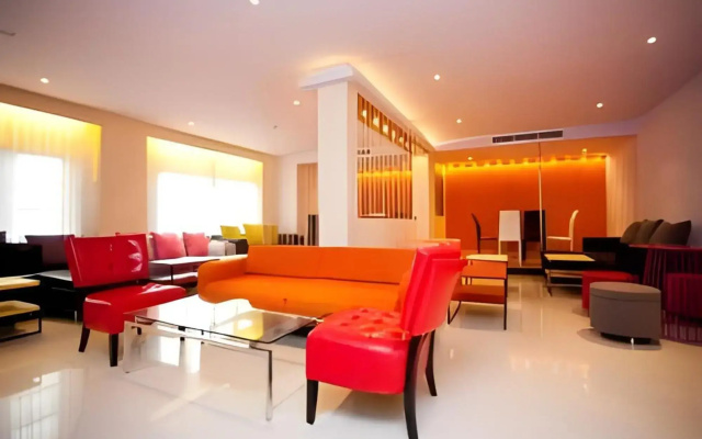 Siam Paradise Entertainment Complex