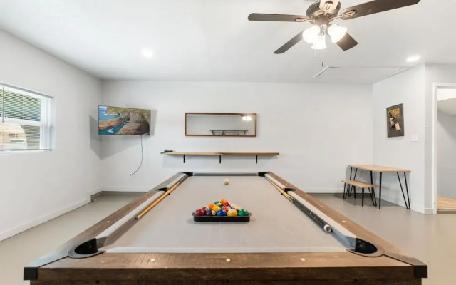 Spacious Retreat 8 Bedroom River