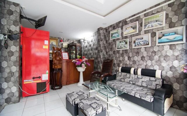 RedDoorz near Bau Cat Residence