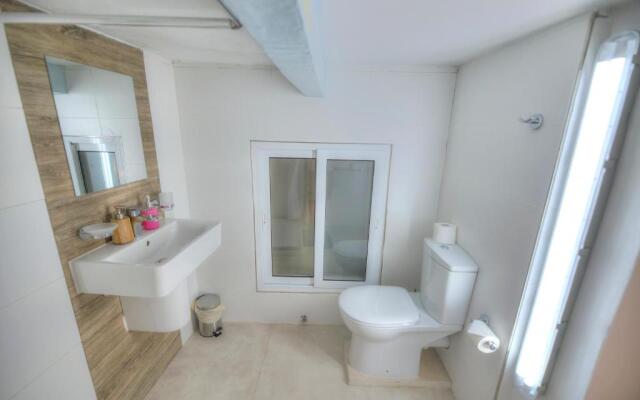 Spacious maisonette with spectacular views IBRI1-1