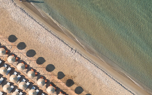 Golden Milos Beach House by Domotel