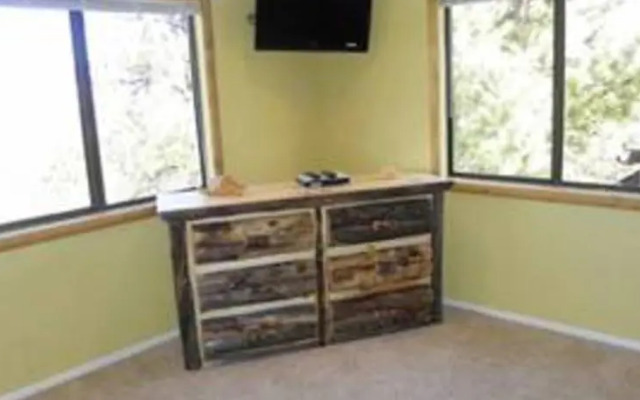 RedAwning Out of Dodge Lodge