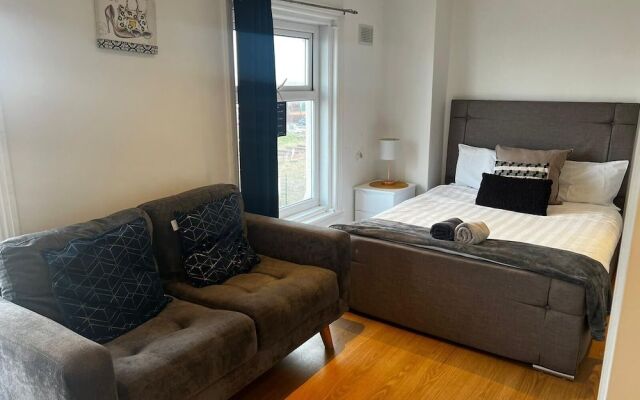 Stay With Empire - Tyldesley Rd