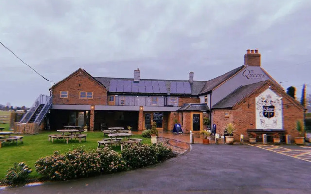 The Queens At Horton