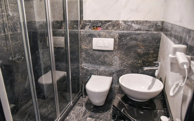 Luxir Hotel