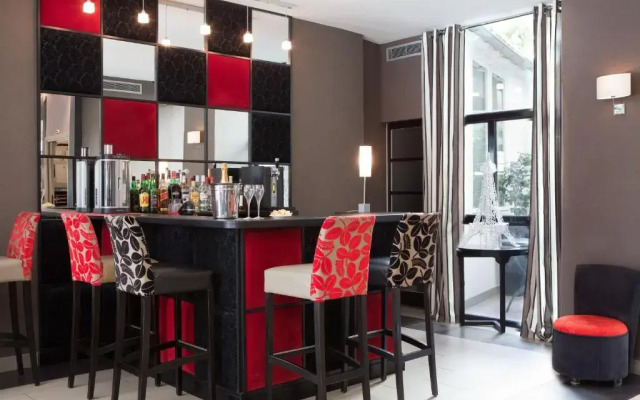 Hotel Eiffel Seine