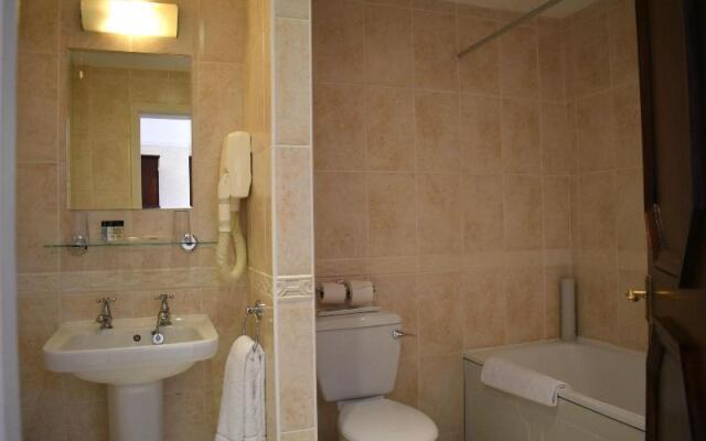 Queen s Hotel