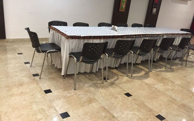OYO Rooms Mall Road Cantonment