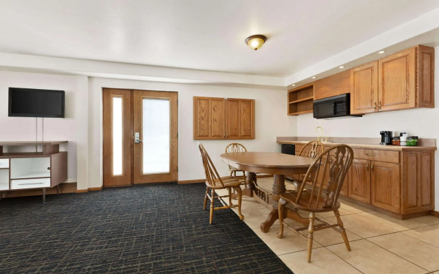 Howard Johnson by Wyndham Billings