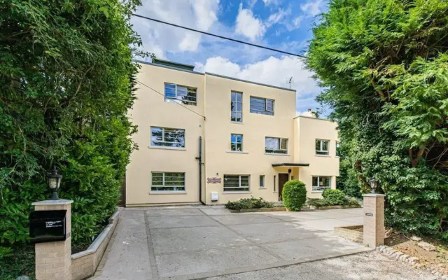 Art Deco Villa Oxford