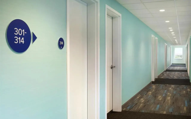 Tru by Hilton Lancaster East