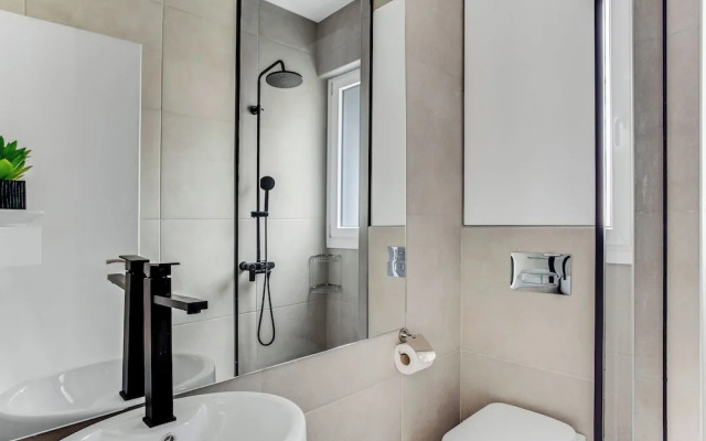 Sanders Old Port Thessaloniki