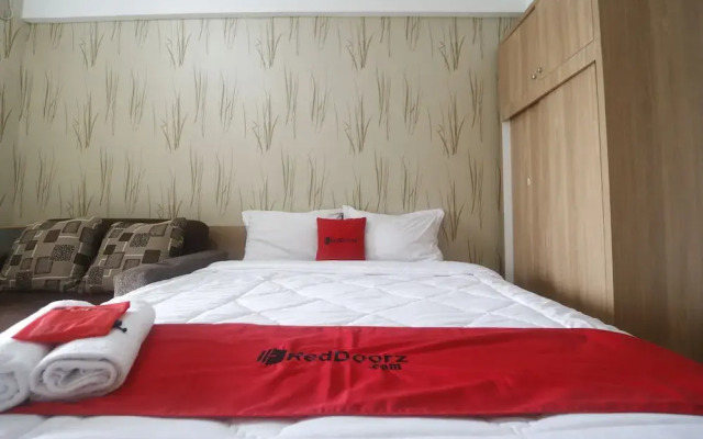 Green Lake View Ciputat By Reddoorz