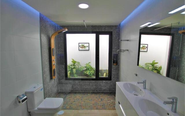 Holiday House and Spa Lanzarote