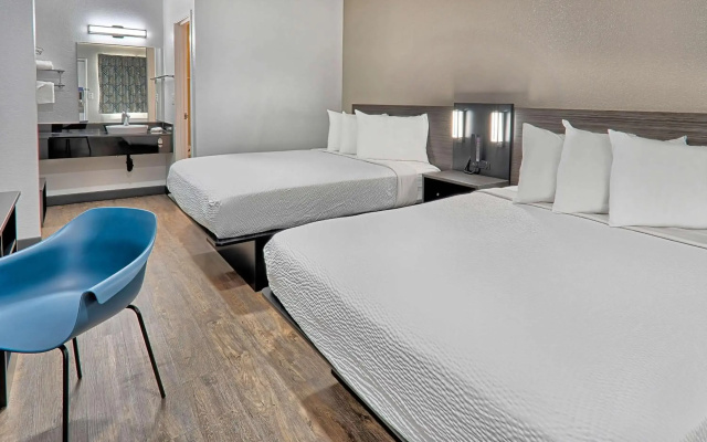 Motel 6 Lancaster, CA