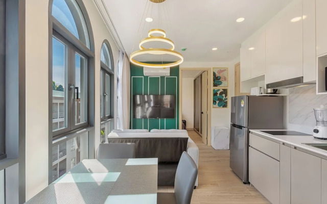 One bedroom Palmetto Condo Karon A608