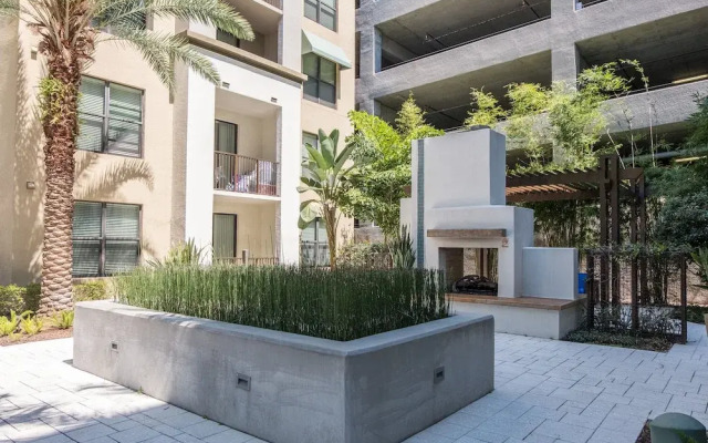 Northwest Tampa 1 BR and 2 BR Apt by Frontdesk
