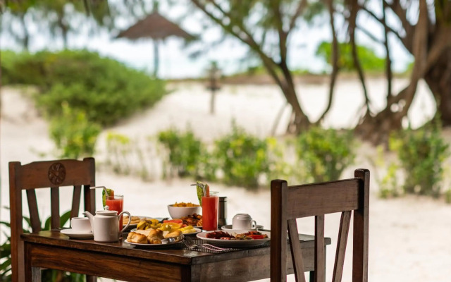 Hakuna Majiwe Beach Lodge