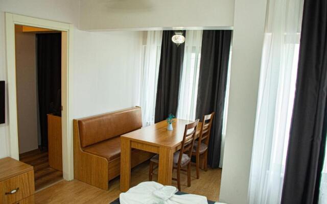 Three Apples Suites and Hotel