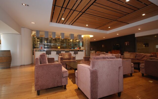 Comfort Suites