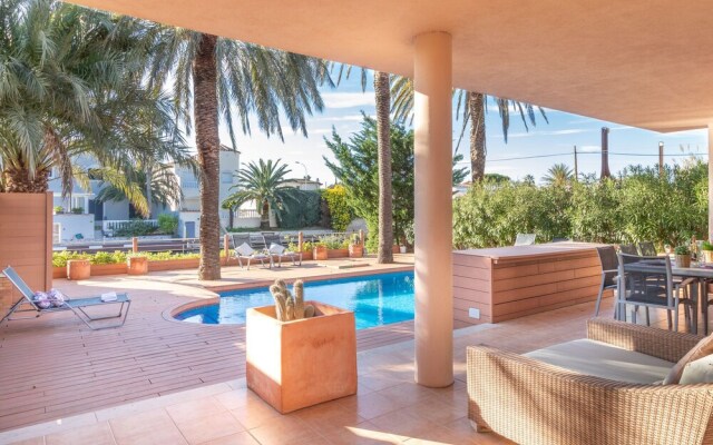 Simplistic Villa in Empuriabrava With Private Pool