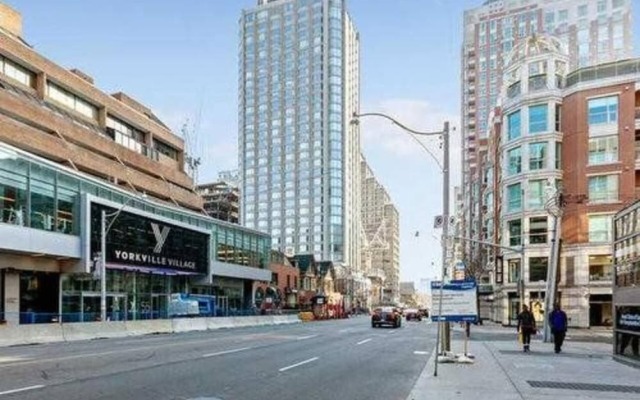 Executive Class, Downtown Luxury Condo @ Yorkville