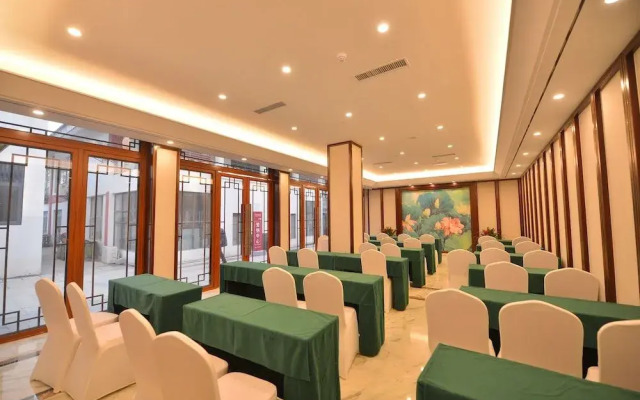 Jingcui Huanyi Hotel