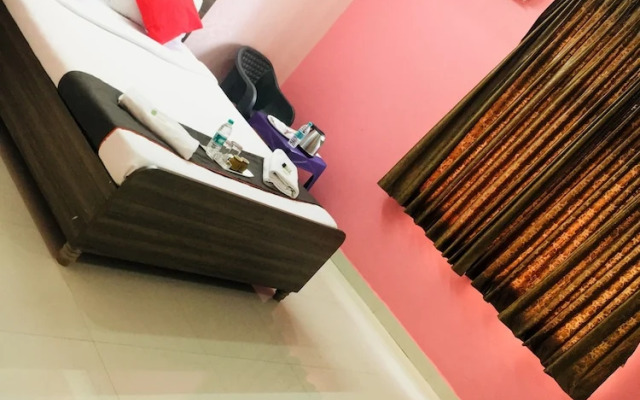 Oyo Flagship Hotel Golden Suites