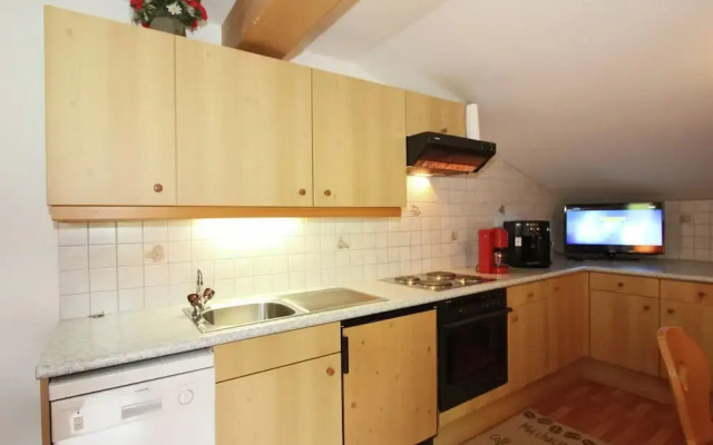 Quaint Apartment in Finkenberg near Ski Lift
