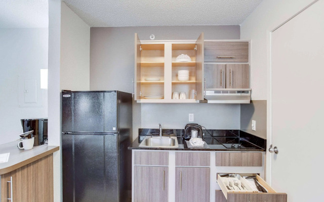 Sonesta Simply Suites Houston W Beltway
