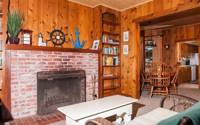 The Tides 4 Br home by RedAwning