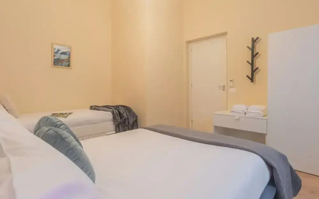 Simar Apartments nearby Como S.G. Train Station