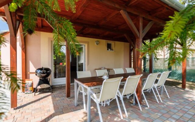 House Pyrus Balatonmariafurdo