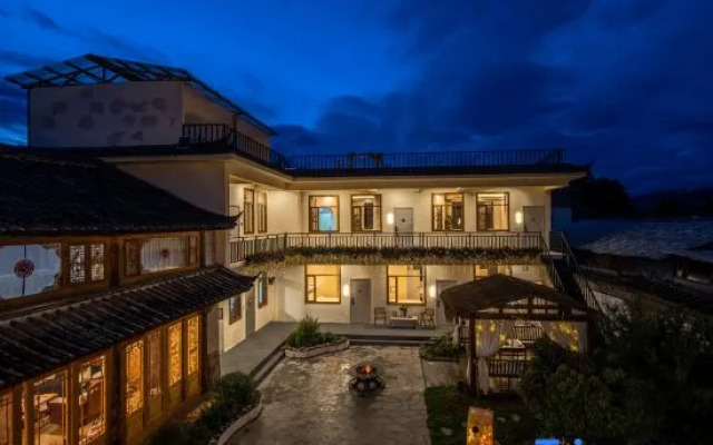 Xiaoshan Yue Homestay (Baisha Ancient Town)
