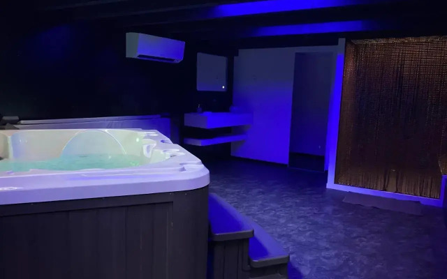 Mieuxqualhotel jacuzzi privatif La retro