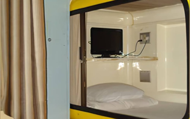 Capsule Hotel Shonan