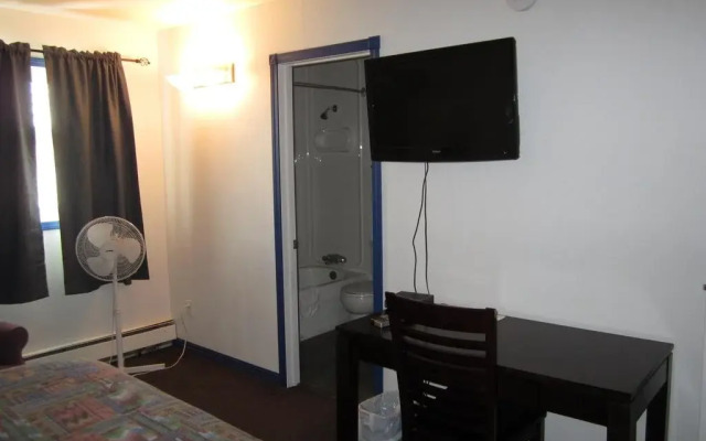 Nisutlin Trading Post Motel