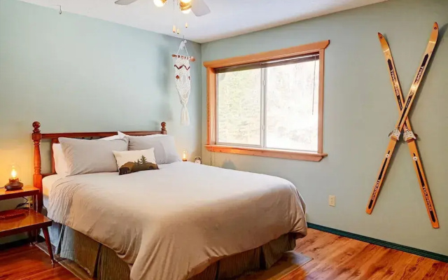 Golden Mountain View Suites