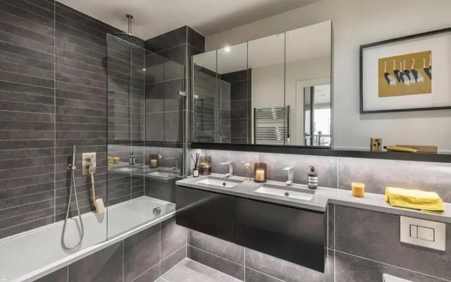 Deluxe elegant and very spacious apartment#17