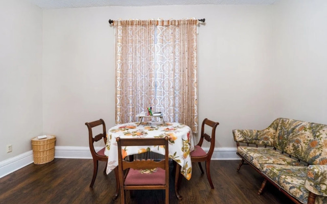 Central 4BR Historic Gem Near Colleges