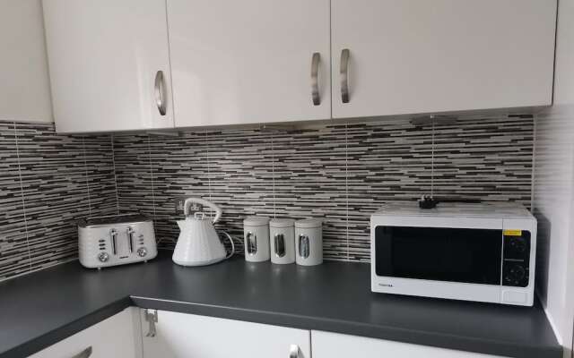 Olive and Carol's Beautiful 3-bed House in Walsall