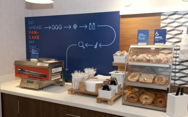 Holiday Inn Express & Suites Johnstown by IHG