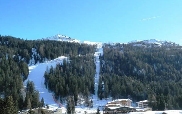 Emerald Studio Apartment