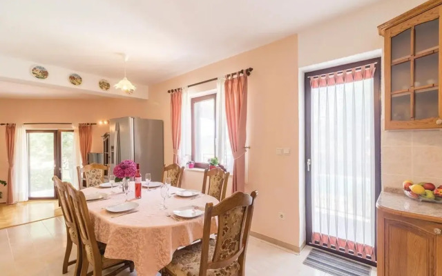 Nice Home in Pula With Wifi and 4 Bedrooms
