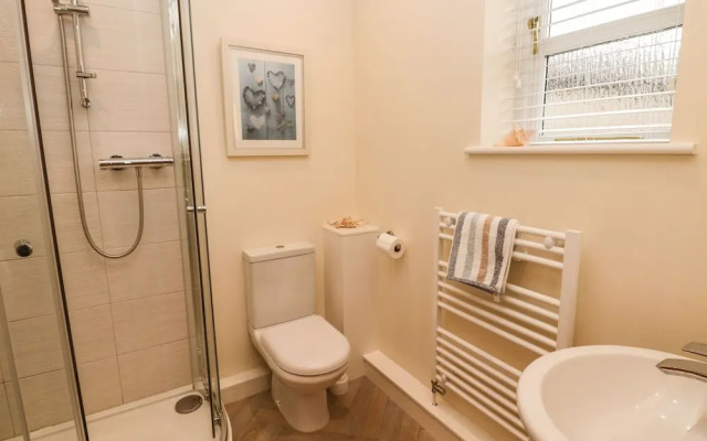 1 Knowleston House