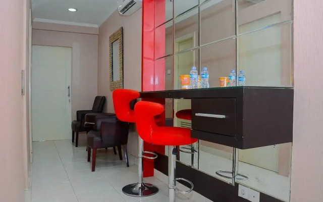 Minimalist and Cozy 2BR Apartment at The Boulevard