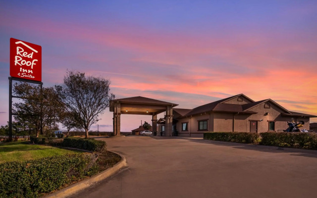 Red Roof Inn & Suites Sulphur Springs